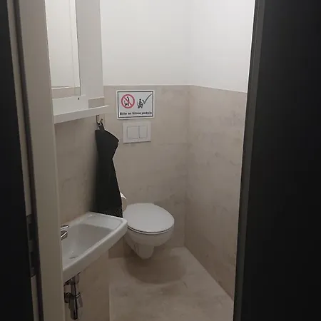 Gaestezimmer Hot 2 Betten * 海恩斯坦恩斯特塔尔