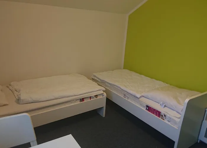 Gaestezimmer Hot 2 Betten * 海恩斯坦恩斯特塔尔